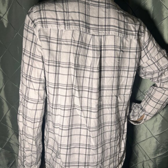 Hollister Women Small White Gray‎ Plaid Boyfriend Fit Long Sleeved Button Down - Picture 4 of 7